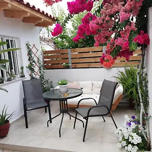  Apartament Small With Yard Grecja