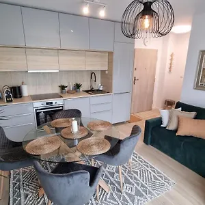 Apartament Młody - Bezpłatny Parking, Mocne Wifi, Dobre Połączenia Z Lotniskiem, Udogodnienia Dla Dzieci, Gdańsk